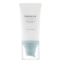 Skin1004 Madagascar Centella Hyalu-Cica Water Fit Sun Serum PA++++  SPF50 Αντιηλιακό με έναν μοναδικό συνδυασμό εκχυλίσματος Centella Asiatica και υαλουρονικών οξέων 50ml